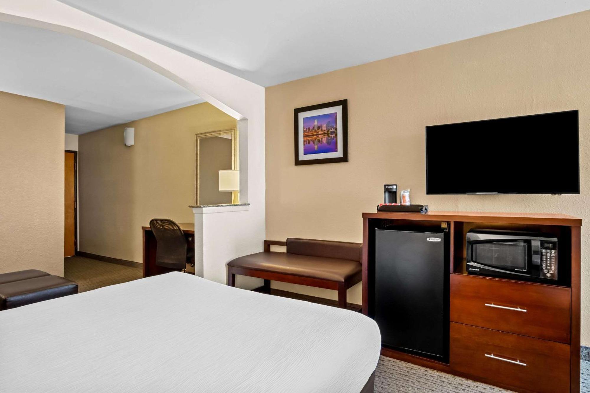 Quality Suites Irving-Las Colinas Exterior foto